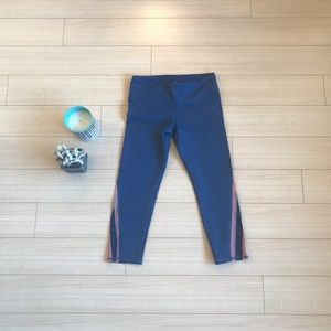🐬 Alo leggings Capri crop mesh cutout yoga small